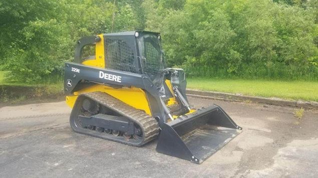 2015 John Deere 329E Skidsteer